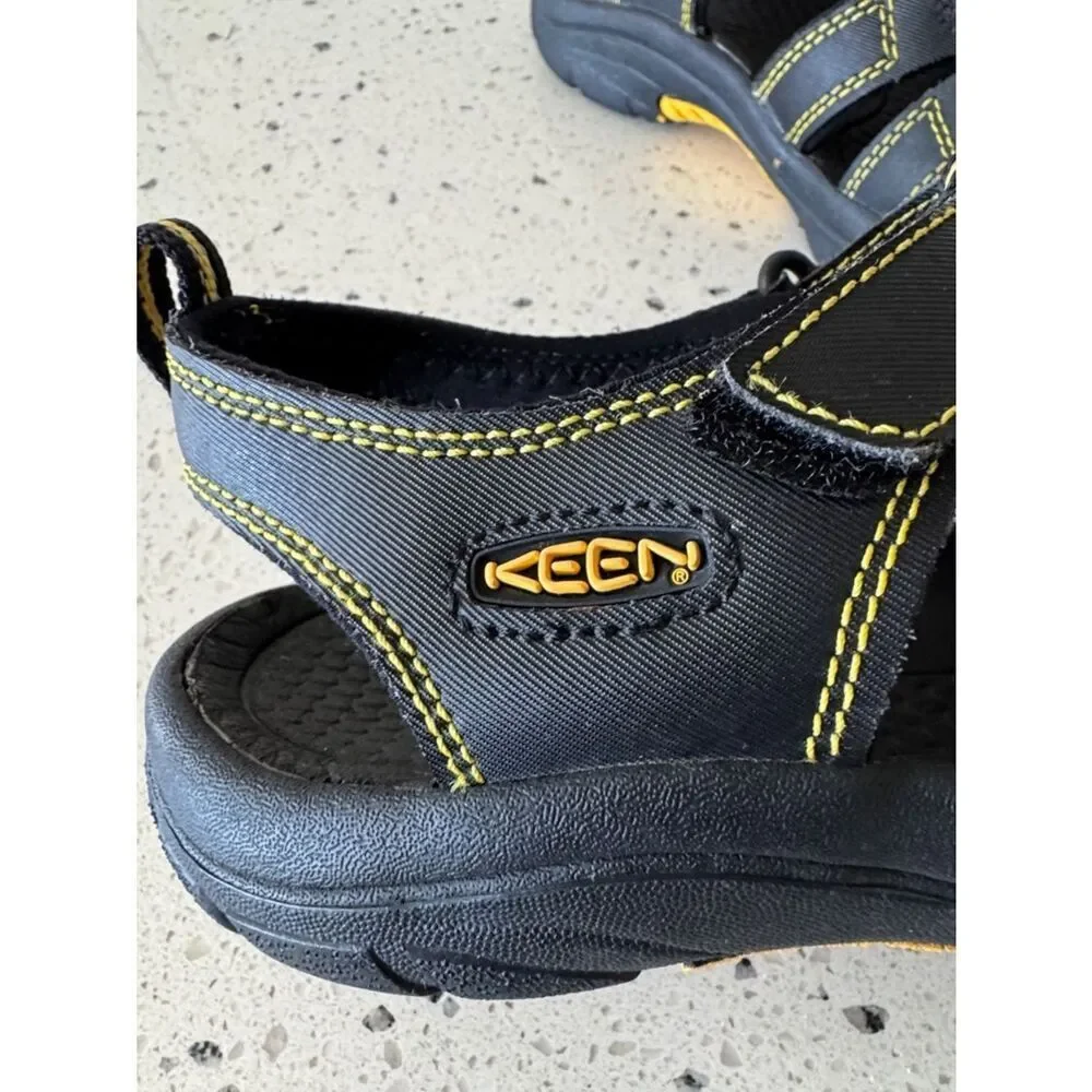 Keen Men’s Black Sandals Yellow Accents Waterproof Casual Sandals outdoor Size 6